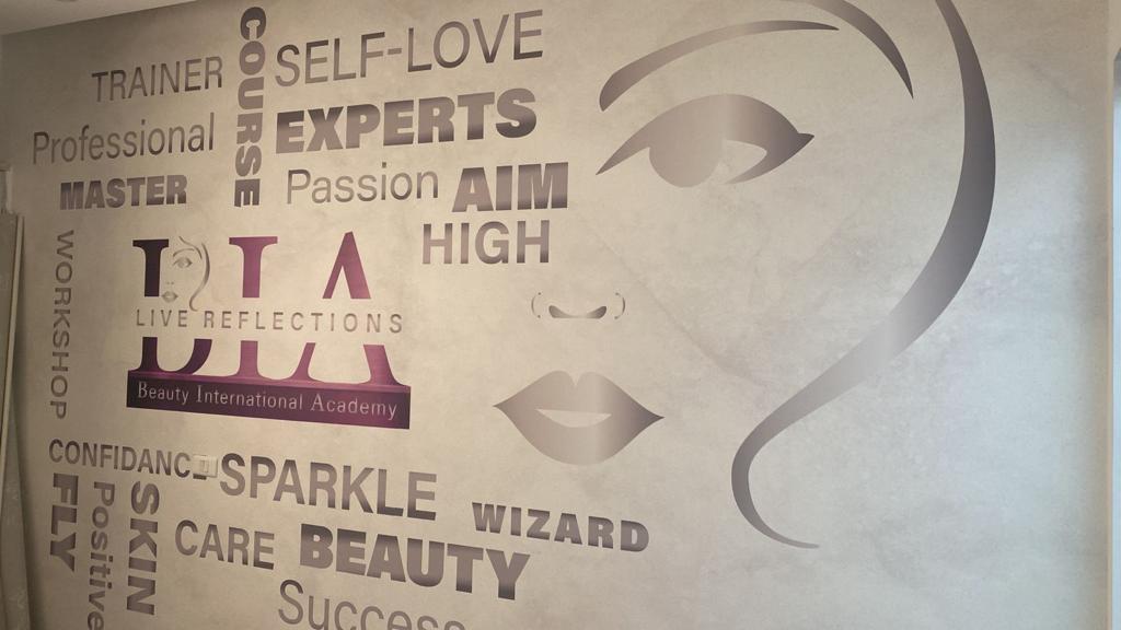 أوّل أكاديمية عالمية للتجميل في لبنان: مَن هي ؟