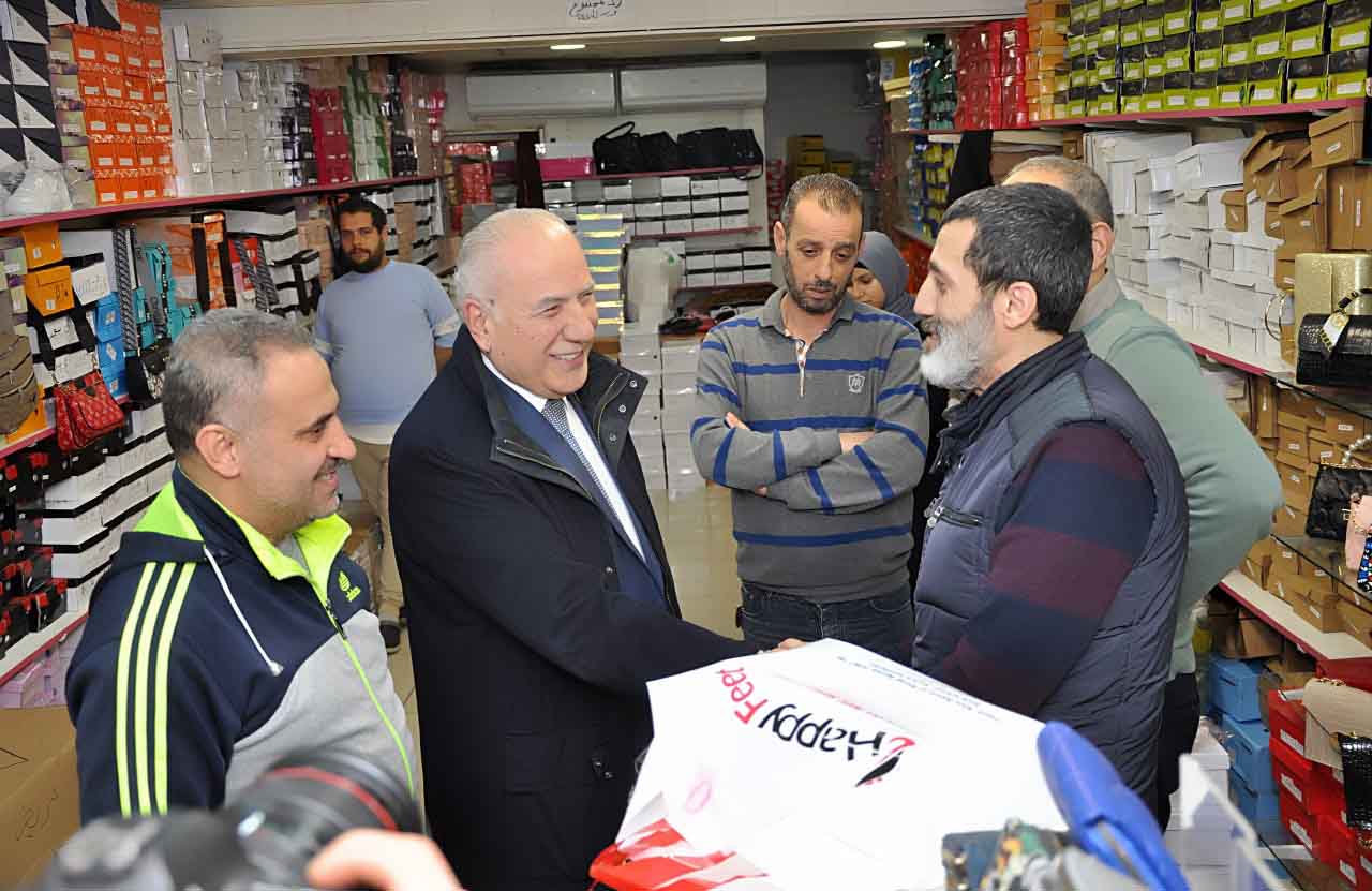 دبوسي خلال جولته عشية عيد الفطر:  "حركة ناشطة في الأسواق لأن الحياة إرادة وإيمان"