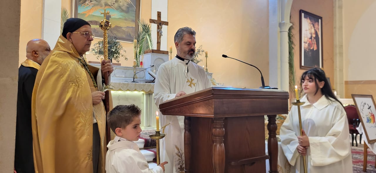 في أحد الشعانين... المطران مارون العمار: لنصغِ إلى أطفالنا، فهم يحملون رسالة السلام الحقيقي