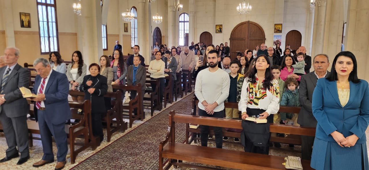 في أحد الشعانين... المطران مارون العمار: لنصغِ إلى أطفالنا، فهم يحملون رسالة السلام الحقيقي