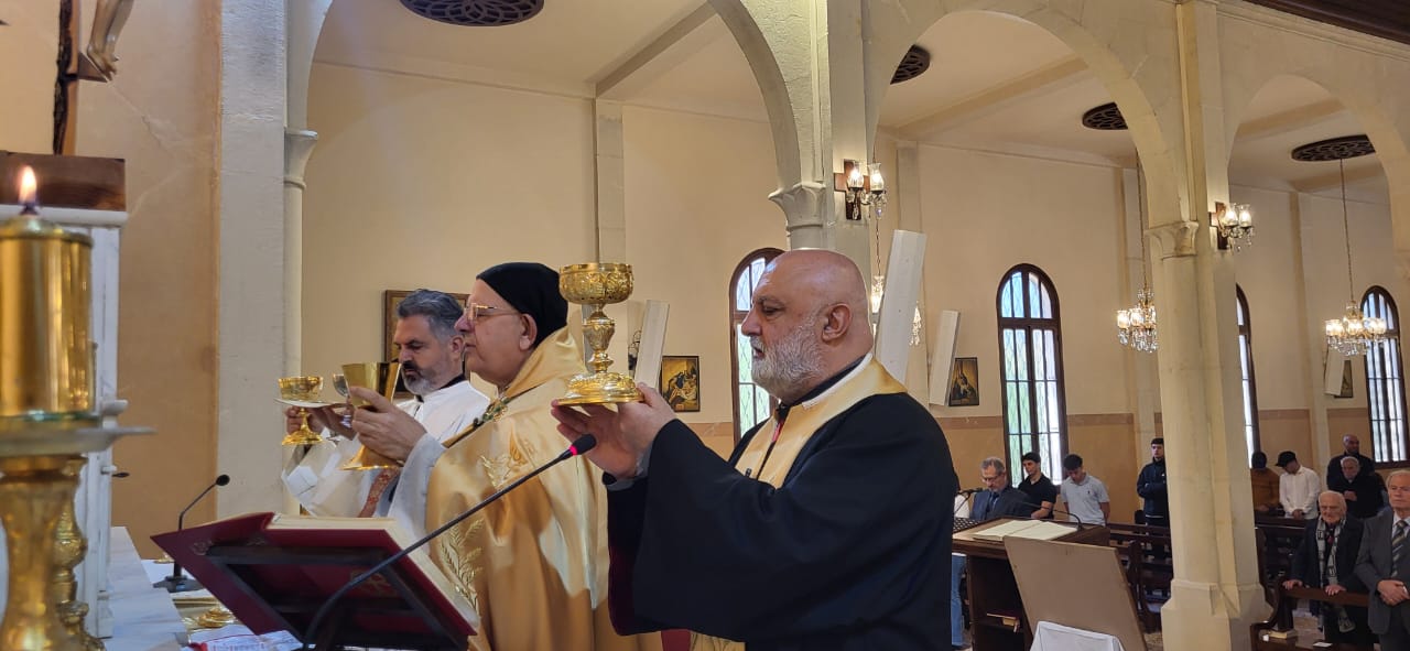 في أحد الشعانين... المطران مارون العمار: لنصغِ إلى أطفالنا، فهم يحملون رسالة السلام الحقيقي