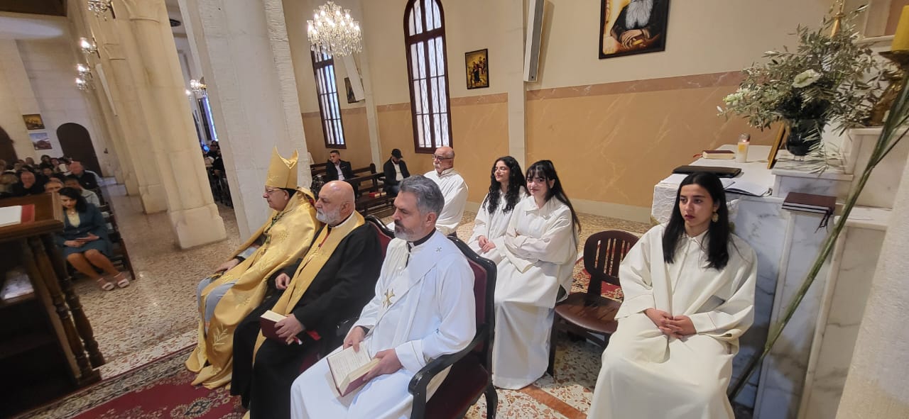 في أحد الشعانين... المطران مارون العمار: لنصغِ إلى أطفالنا، فهم يحملون رسالة السلام الحقيقي