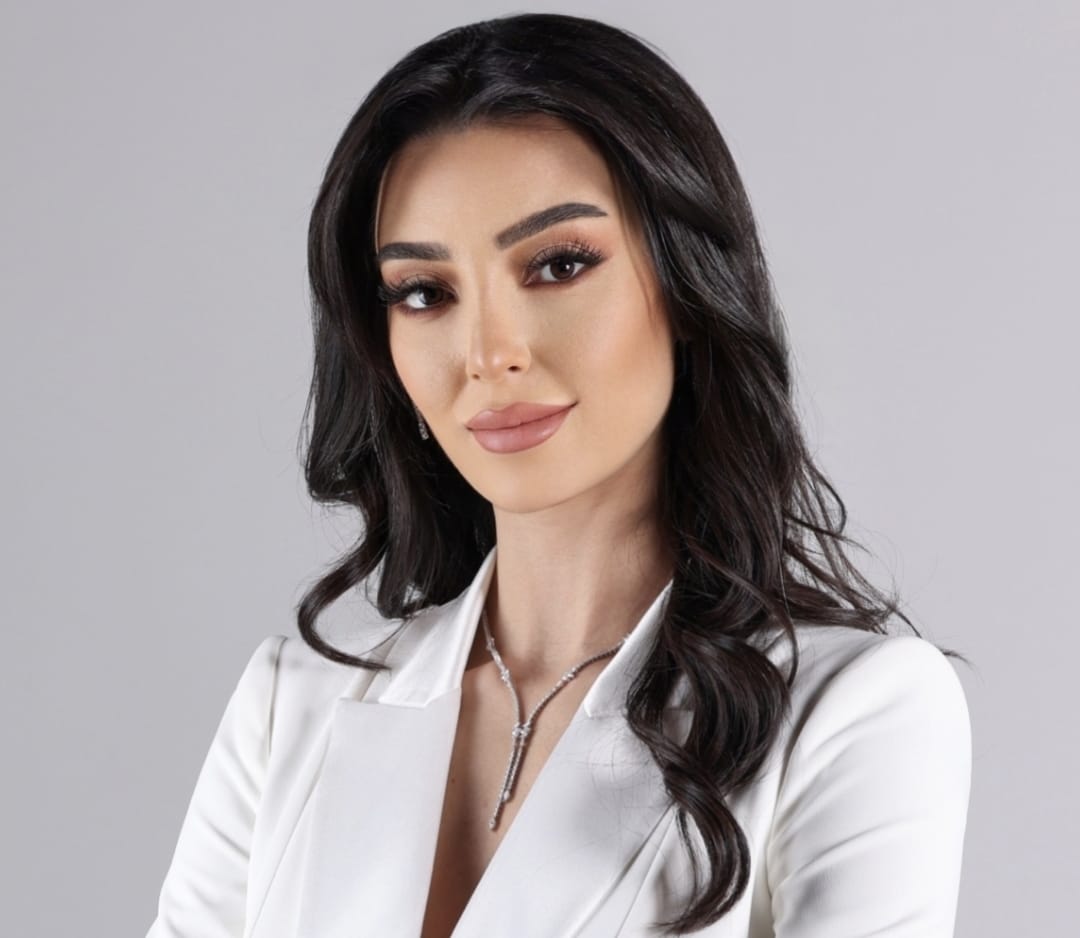 بعد نجاحها وتألقها على مسرح حفل انتخاب ملكة جمال الطبيعي للعام ٢٠٢٥ ، تستعد الاعلامية ميرا عبد الخالق للتوجه الى اسطنبول مدينة الجمال لتقديم حفل انتخاب ملكة جمال العرب في اسطنبول في موسمه الرابع. ميرا اثبتت خلال فترة وجيزة انها موهبة تستحق الثناء والدعم ، كما تستحق ان تبرز على اهم الشاشات والمنصات الاعلامية ، ولانها كذلك إتخذ الاعلامي د. زكريا فحّام قراراً  بأن يتبنى موهبتها ويطورها ويضعها في المكان الصحيح والذي يليق بها ، لانها جديرة بما تقدمه ، جدير ذكره بأن ميرا عُينت سفيرة جاد شبيبة ضد المخدرات وكانت عل