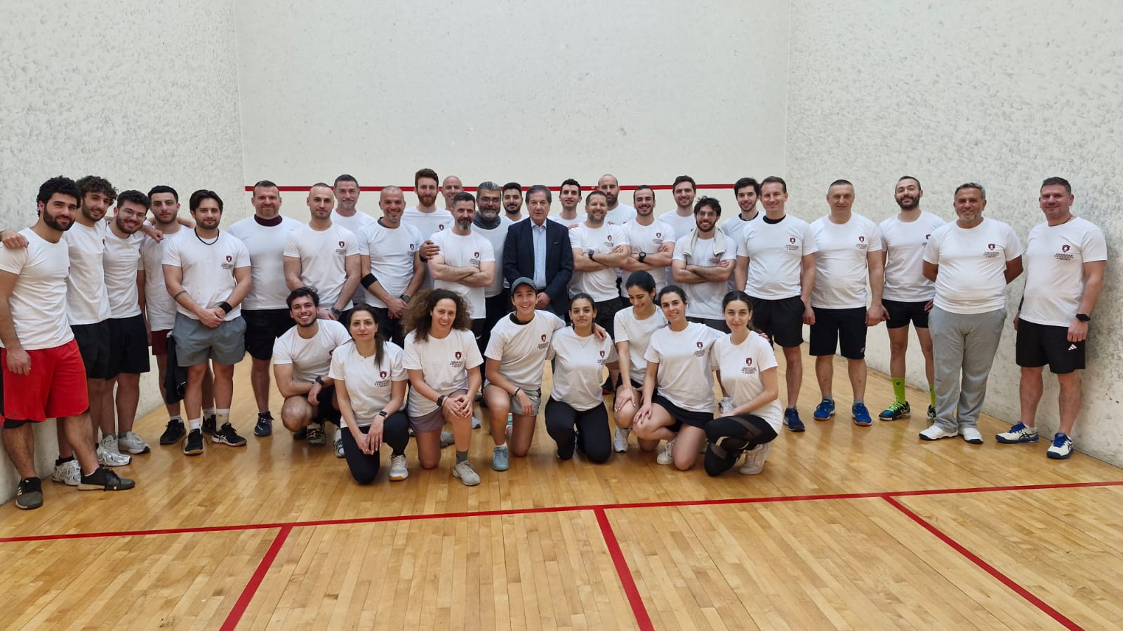 الدورة المفتوحة للسكواش في الجامعة الأميركية تتواصل بنجاح  