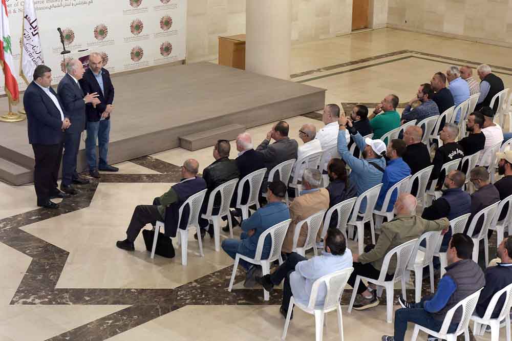 دبوسي يكرم نقابات العمال في عيدهم: أنتم الدعامة الأساسية للنهوض الاقتصادي والاجتماعي