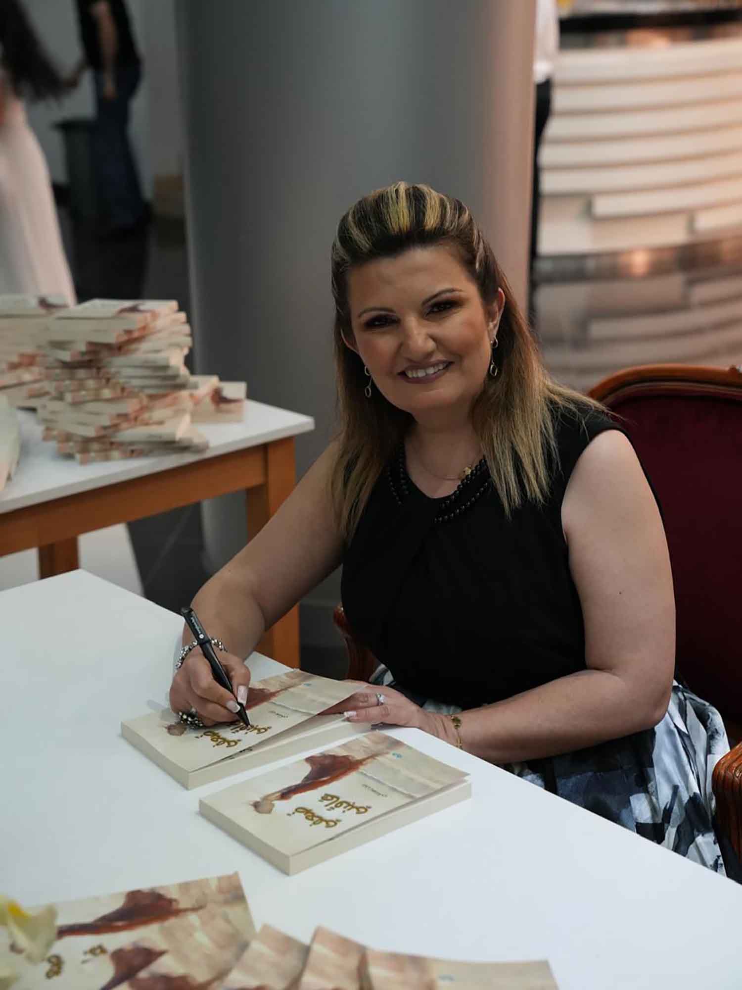 توقيع كتاب "ضعفي عاقبني" للكاتبة رين بستاني في مدرسة سيدة اللويزة: احتفاء بالأدب والوجدان