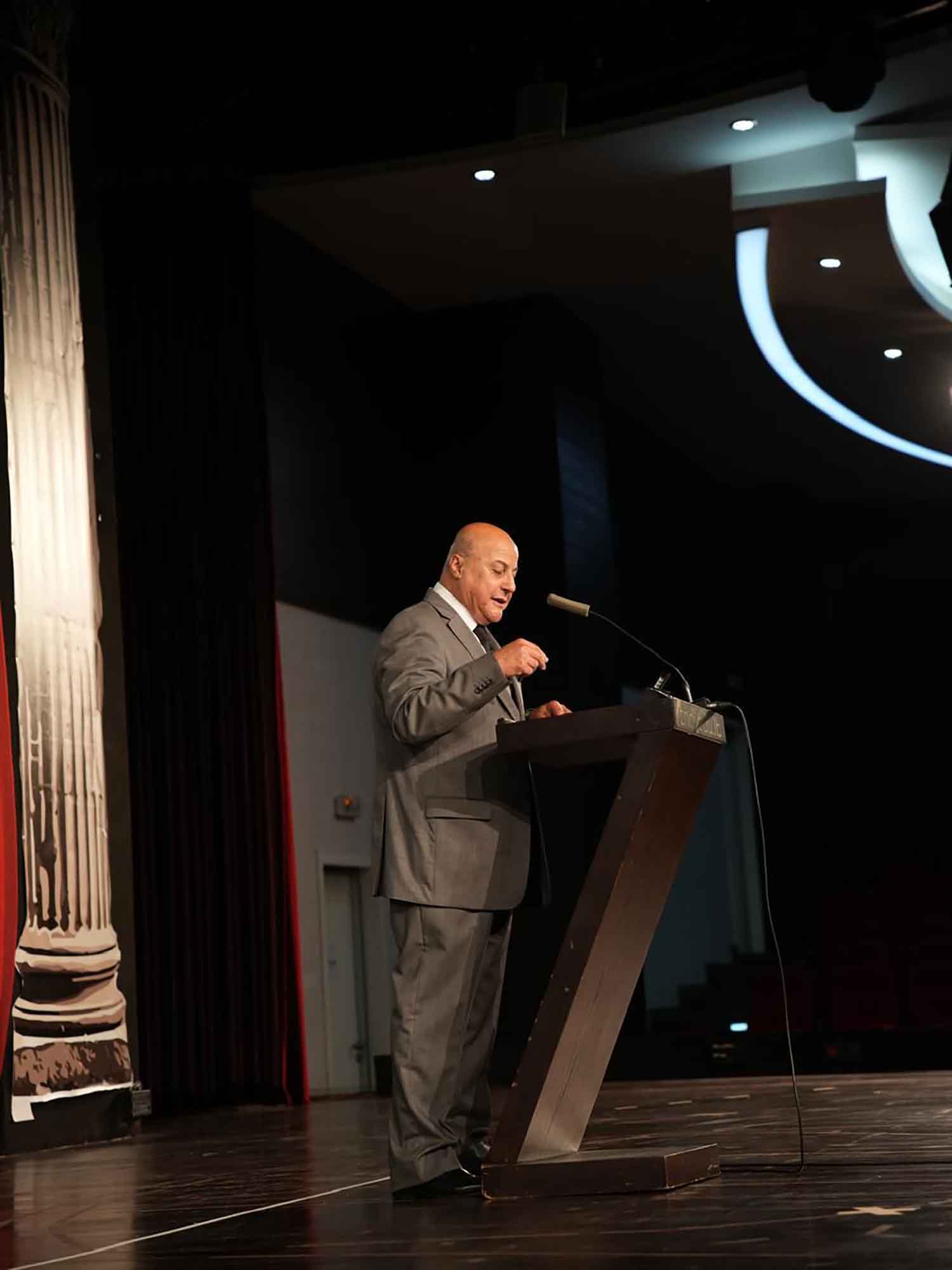 توقيع كتاب "ضعفي عاقبني" للكاتبة رين بستاني في مدرسة سيدة اللويزة: احتفاء بالأدب والوجدان