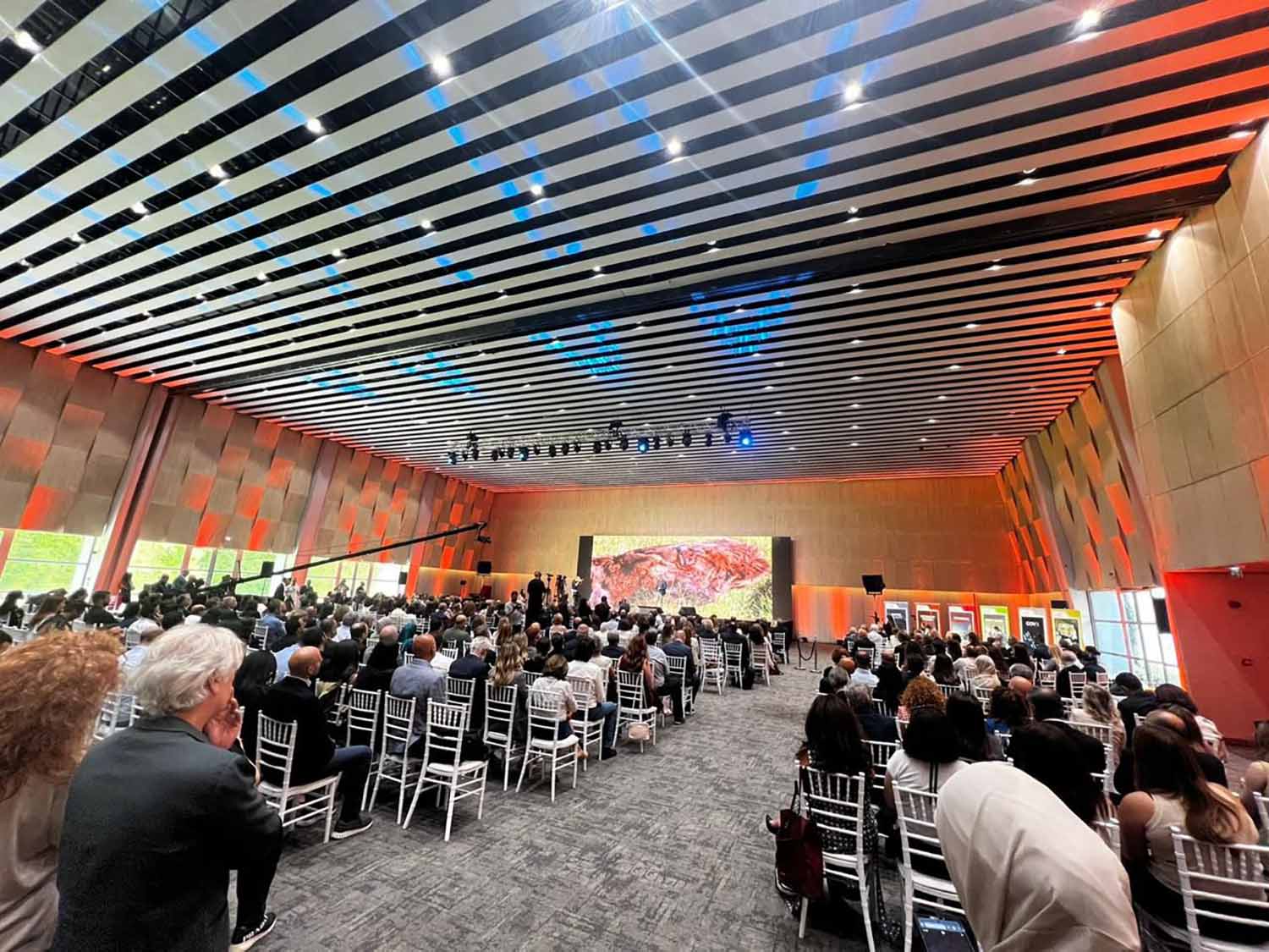 فندق موفنبيك بيروت يكشف عن حلّته الجديدة