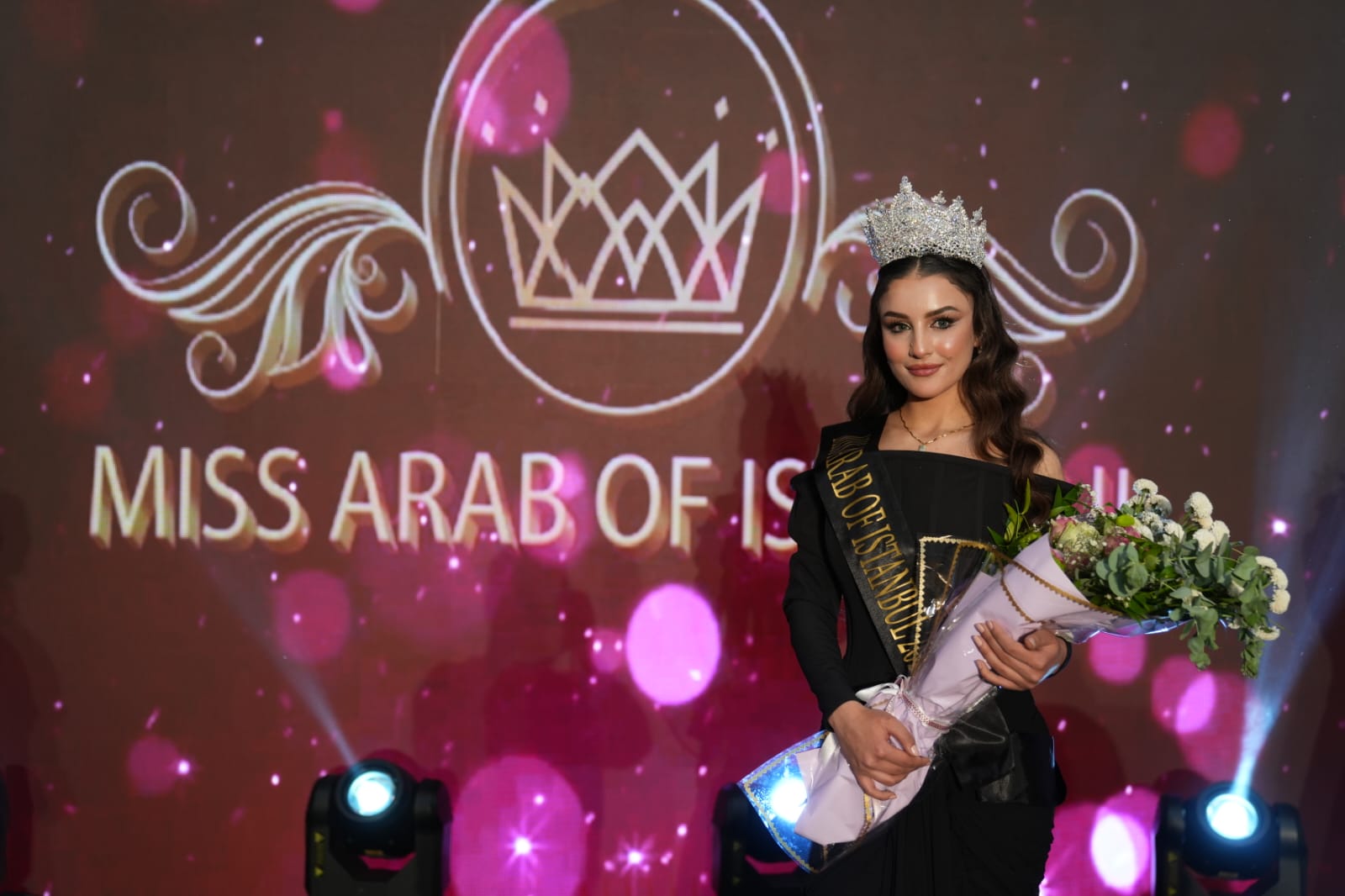 دكتورة شهد القيسي تتوّج ديلفان خلو ملكة جمال العرب في إسطنبول للعام ٢٠٢٥