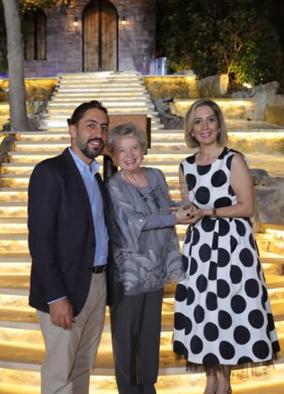 تلامذة دفعة 2003 في مدرسة عينطورة يكرّمون أساتذتهم: وفاء يليق بأهل العطاء