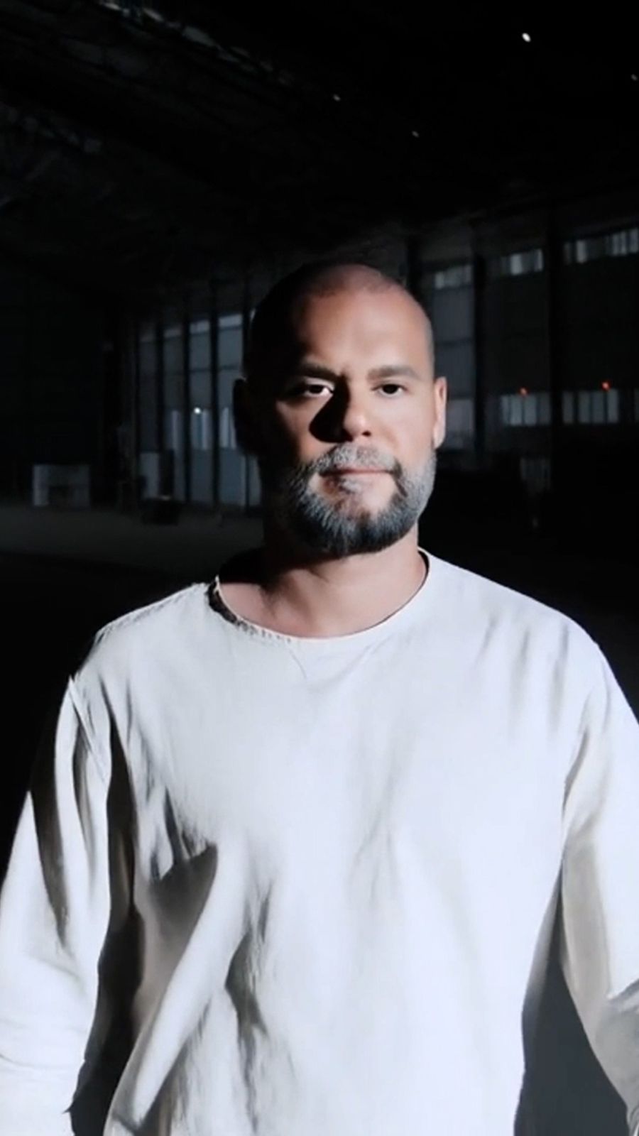 حين يلتقي الحنين بالتكنولوجيا.. هاني العمري يُعيد وهج الأغنية الرومانسية… ويُطلق "يا ريت بشوفا الليلة" بحلّة جديدة عبر الذكاء الاصطناعي