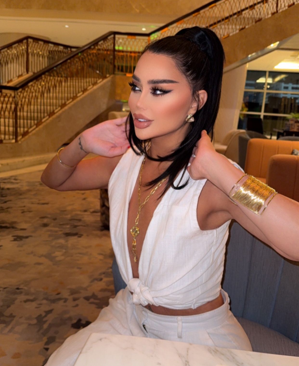 ميرنا أزعر تستعد لإطلاق خط تجميلي وتخوض تجارب تمثيلية وتحكيمية جديدة في بيروت