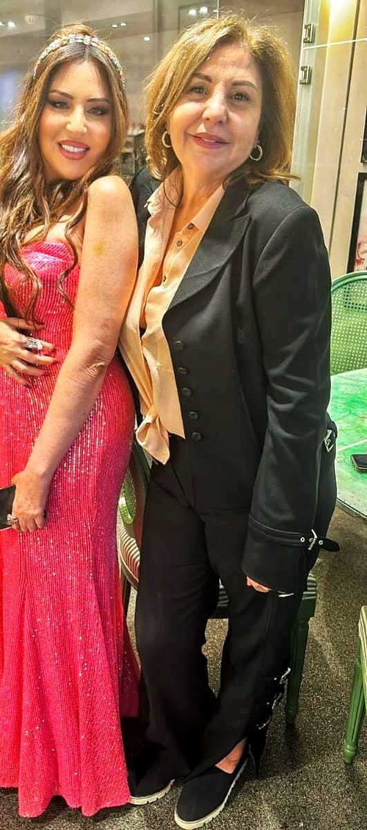 "افتتاح أول كافيه للزهور في لبنان... تجربة لا تُشبه إلا سحرها"