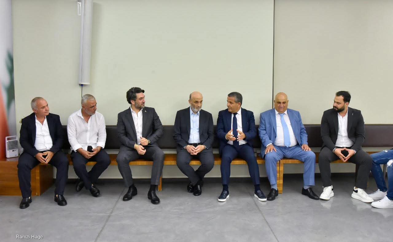 جعجع إستقبل مجلس بلدية بتدعي في معراب: لقاء إنمائي بحضور منسقي القوات ومسؤولي البلدة