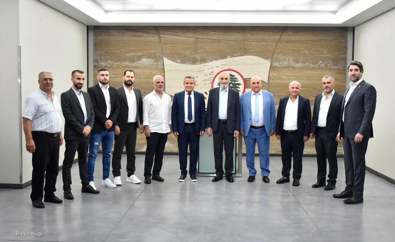 جعجع إستقبل مجلس بلدية بتدعي في معراب: لقاء إنمائي بحضور منسقي القوات ومسؤولي البلدة