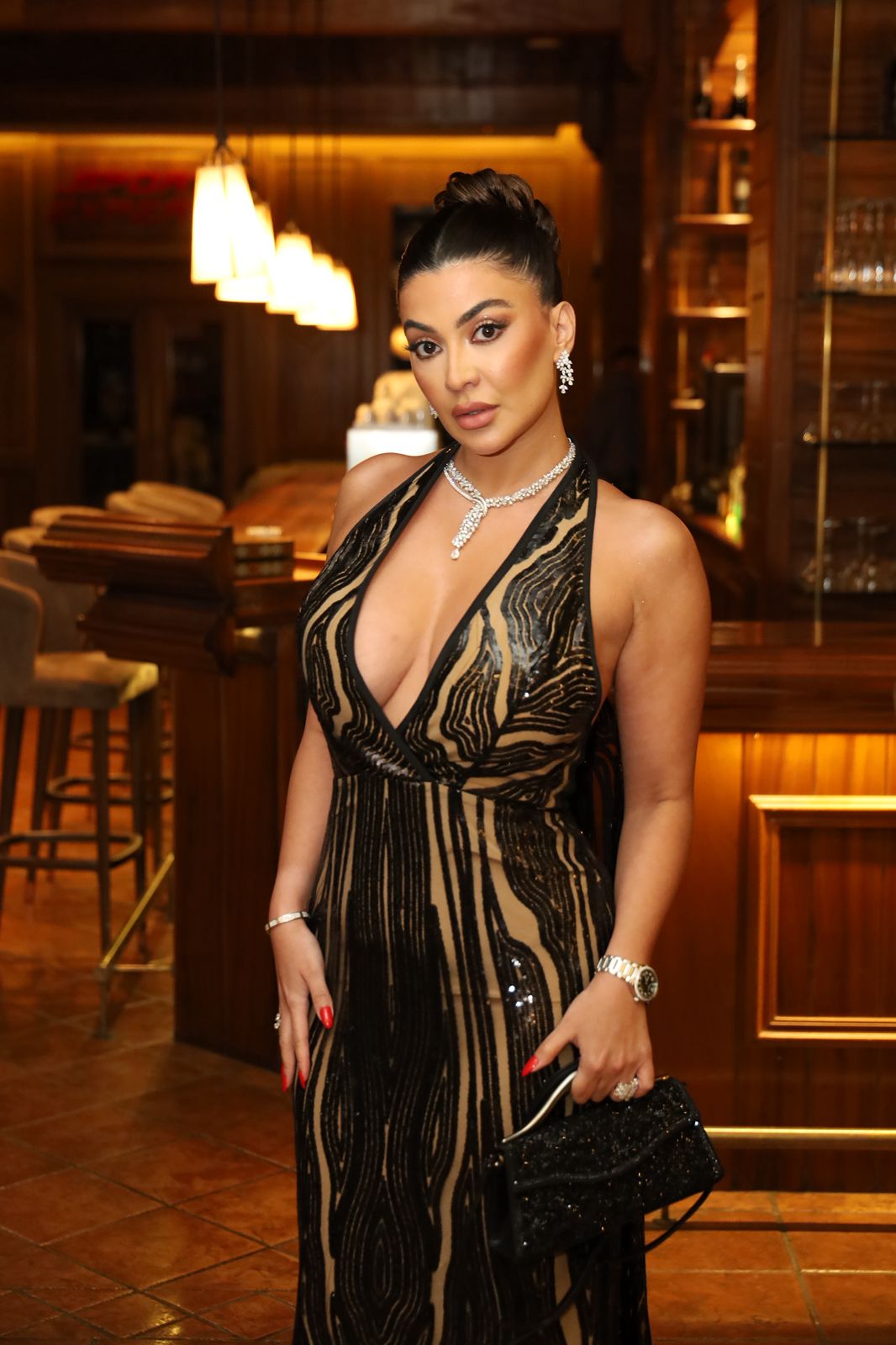 الفاشينيستا زينة لؤي تتألق في حفل زفاف سيليو صعب وزين قطامي