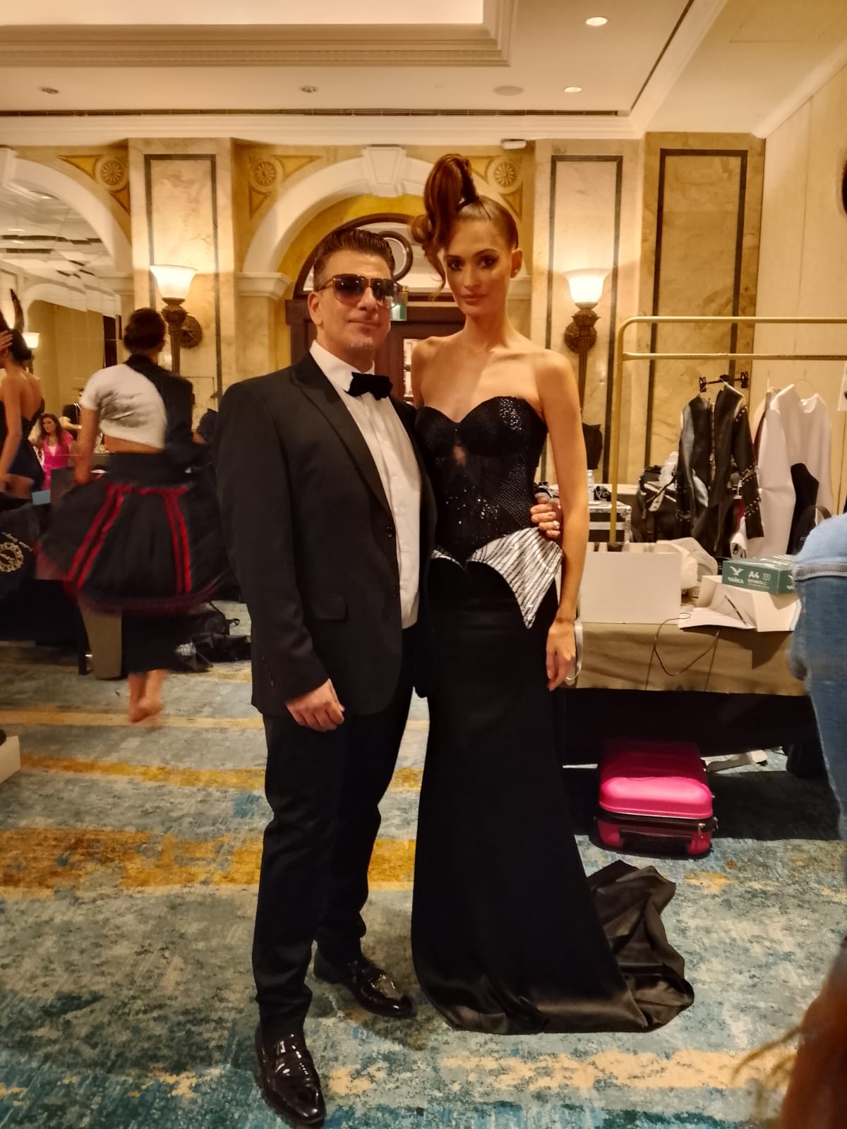 جامعة AUST تحتفل بتخرّج طلابها في عرض أزياء عالمي بإشراف الشريف جمال حمود....