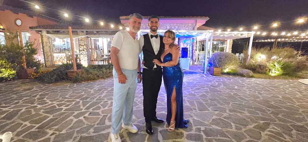 "من لبنان وتشيكيا إلى سردينيا... زفاف ألاحلام لجوناثن ونيكول بحضور الأهل والأصدقاء....