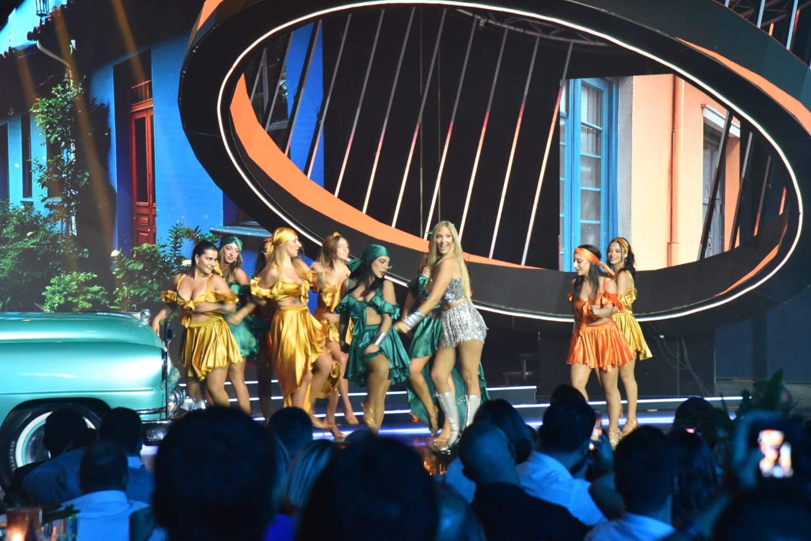 سعد الدين حنينه ملك على عرش الجمال اللبناني...