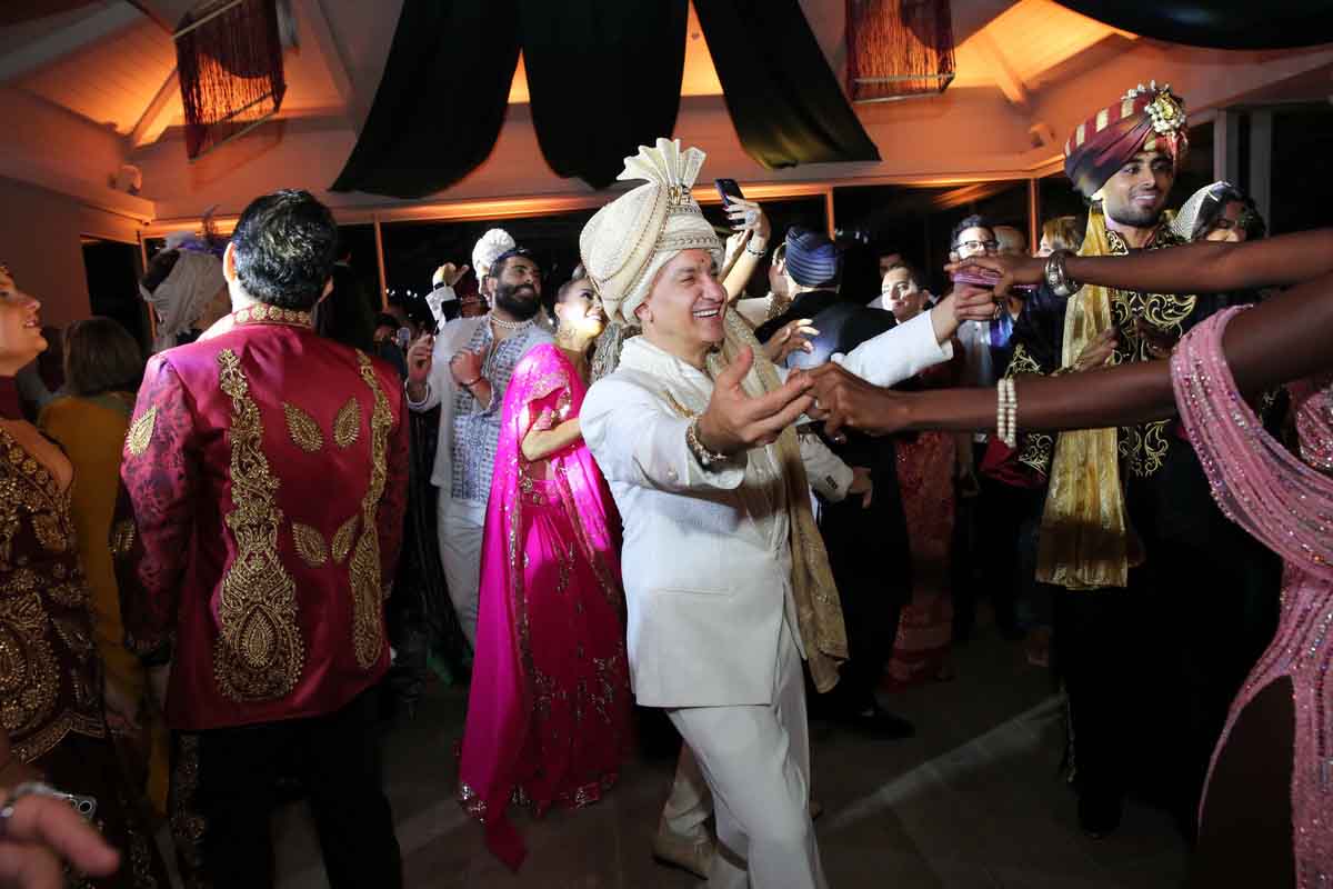 داني سعد يأتي ب بوليوود الى لبنان...