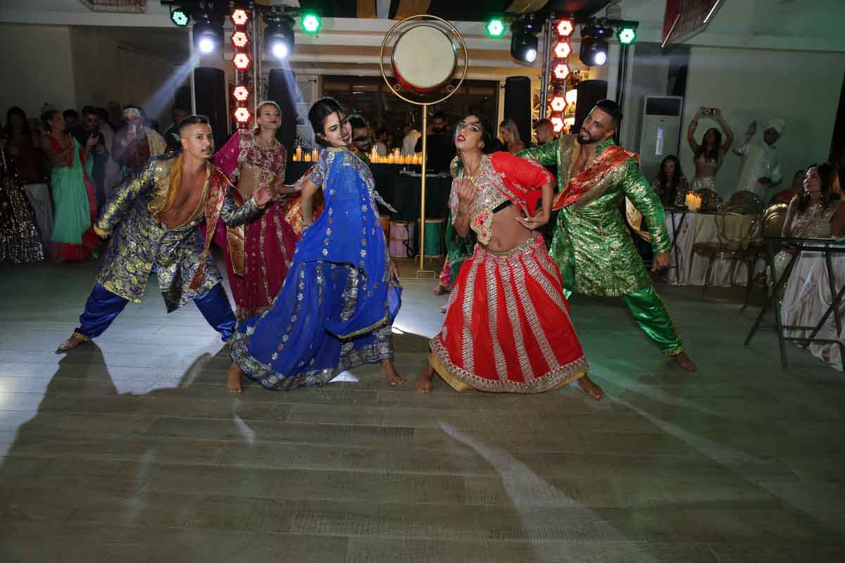 داني سعد يأتي ب بوليوود الى لبنان...