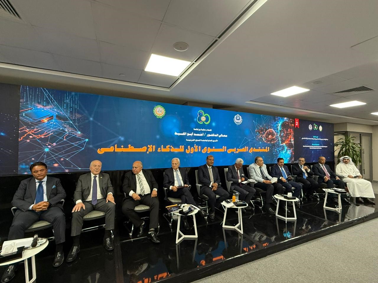 دبوسي في المنتدى العربي السنوي الأول للذكاء الاصطناعي: الذكاء الاصطناعي وسيلة لتعزيز خدمة الإنسان وتطوير المجتمعات