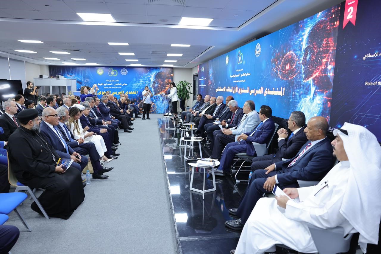 دبوسي في المنتدى العربي السنوي الأول للذكاء الاصطناعي: الذكاء الاصطناعي وسيلة لتعزيز خدمة الإنسان وتطوير المجتمعات