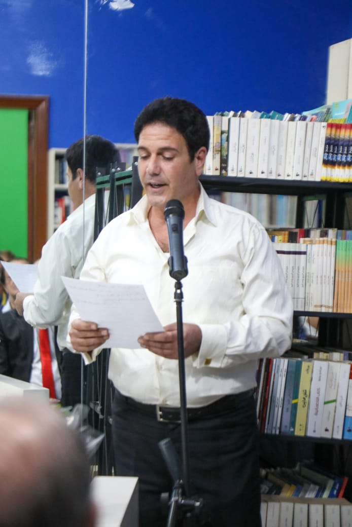 شهدت منطقة الحدث - حارة البطم مساء أمس، حفل افتتاح مركز ديزي الثقافي ، الذي أطلقه المحامي جوزيف وانيس ،  رئيس جمعية مشجعي الثقافة ورئيس مركز ديزي الثقافي ، وفاءً لذكرى زوجته الراحلة الشابة ديزي. ، التي خطفها مرض السرطان، فحوّل غيابها إلى مشروع حياة يحمل اسمها ويهدف لنشر الفكر والثقافة.  قدّمت الاحتفال الإعلامية الزميلة ميراي صافي عيد  ، التي أدارته بأسلوب مميز وراقٍ. بدأ الحفل بالنشيد الوطني اللبناني، تلاه دقيقة صمت عن روح الفقيدة، ثم قدّس المركز وباركه المونسنيور بيار أبي صالح .  توالت الكلمات من عدد من ال