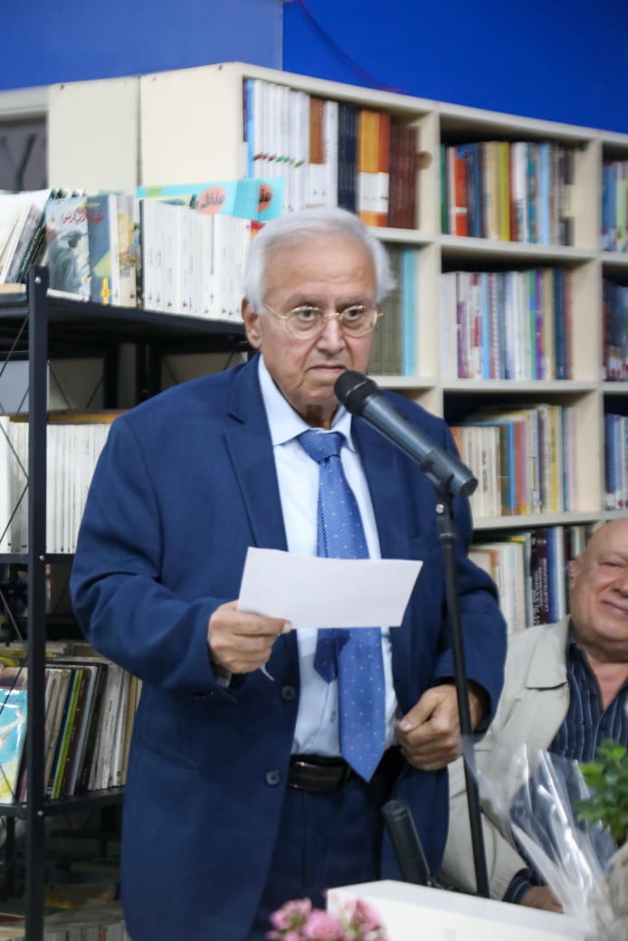 شهدت منطقة الحدث - حارة البطم مساء أمس، حفل افتتاح مركز ديزي الثقافي ، الذي أطلقه المحامي جوزيف وانيس ،  رئيس جمعية مشجعي الثقافة ورئيس مركز ديزي الثقافي ، وفاءً لذكرى زوجته الراحلة الشابة ديزي. ، التي خطفها مرض السرطان، فحوّل غيابها إلى مشروع حياة يحمل اسمها ويهدف لنشر الفكر والثقافة.  قدّمت الاحتفال الإعلامية الزميلة ميراي صافي عيد  ، التي أدارته بأسلوب مميز وراقٍ. بدأ الحفل بالنشيد الوطني اللبناني، تلاه دقيقة صمت عن روح الفقيدة، ثم قدّس المركز وباركه المونسنيور بيار أبي صالح .  توالت الكلمات من عدد من ال