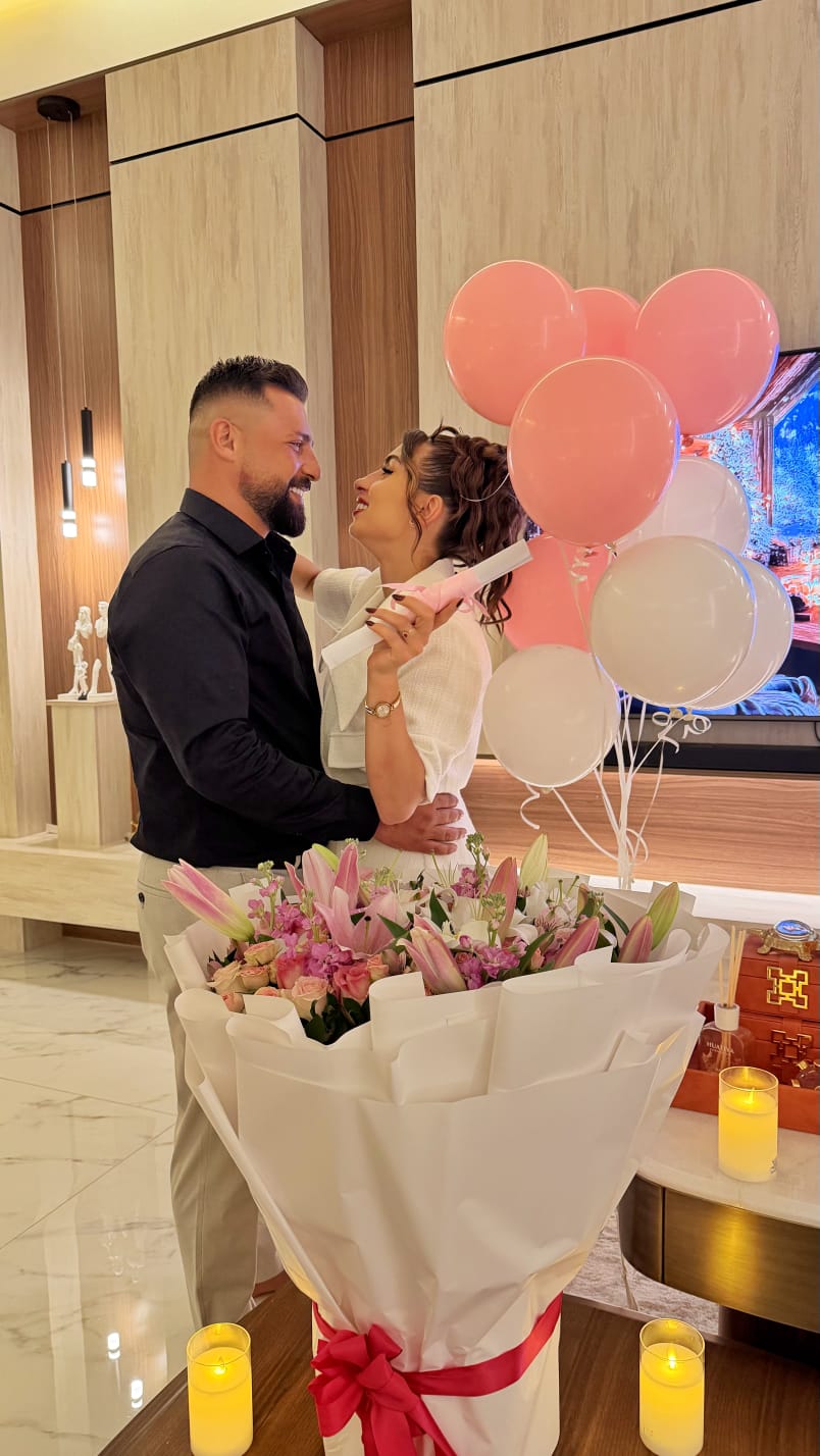 ريتشارد يفاجئ زوجته بشقة فاخرة بإطلالة بحرية مدهشة في دبي