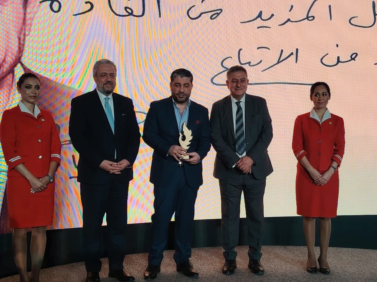 تكريم رئيس قطاع الموسيقى والإذاعة في مجموعة MBC زياد حمزة في قمة صناعة المحتوى والإعلام 2025 بعمان