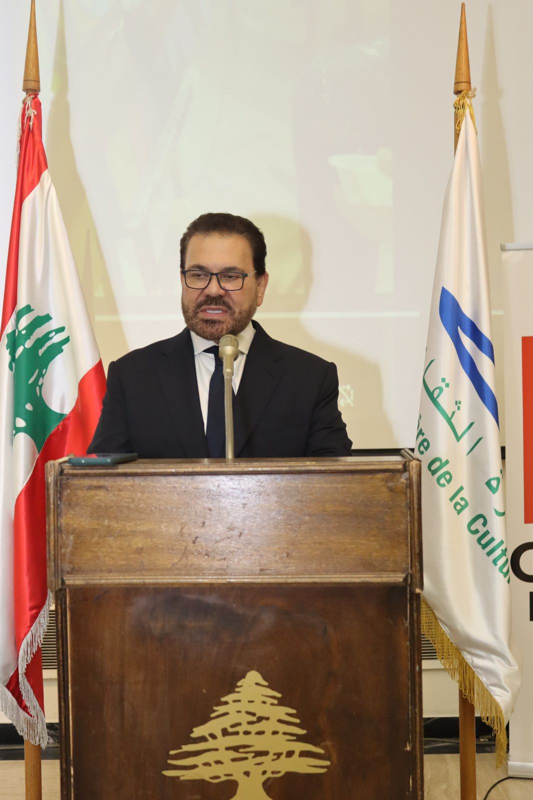 افتتاح معرض "ذاكرة اللون بين الحديث والقديم" للفنان د مارون مخّول في بيروت