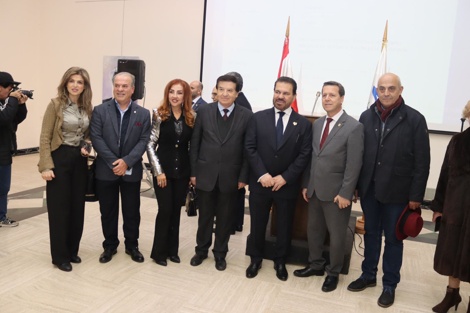 افتتاح معرض "ذاكرة اللون بين الحديث والقديم" للفنان د مارون مخّول في بيروت