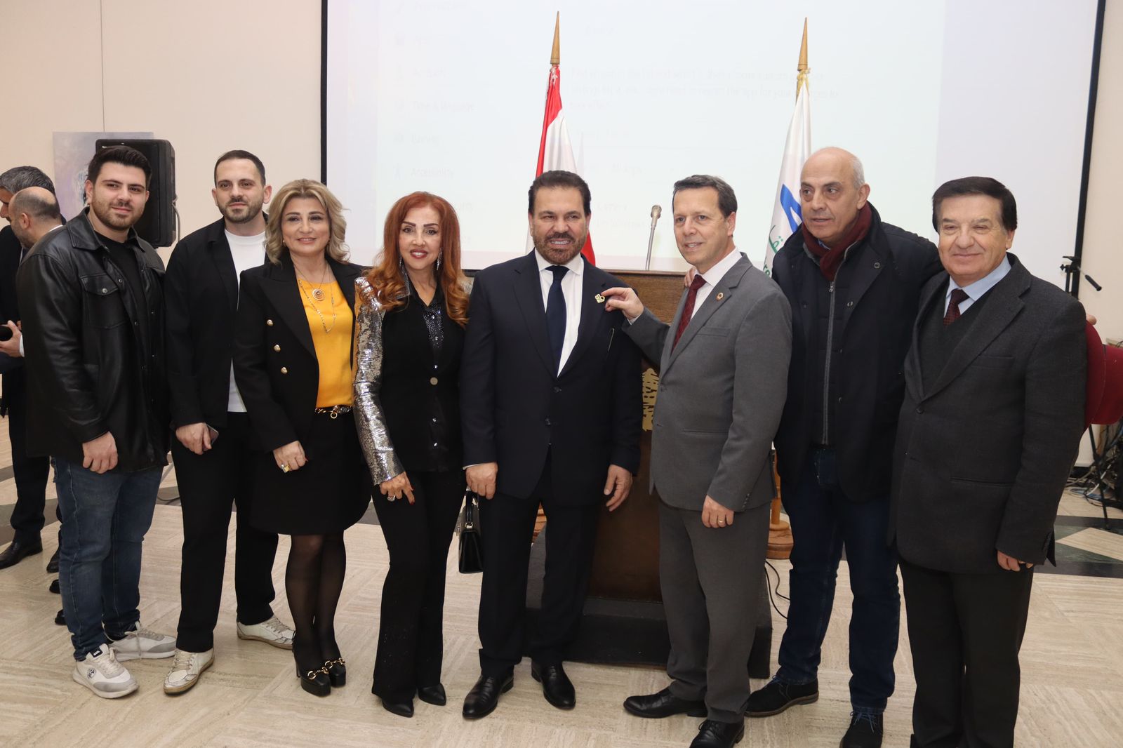 افتتاح معرض "ذاكرة اللون بين الحديث والقديم" للفنان د مارون مخّول في بيروت