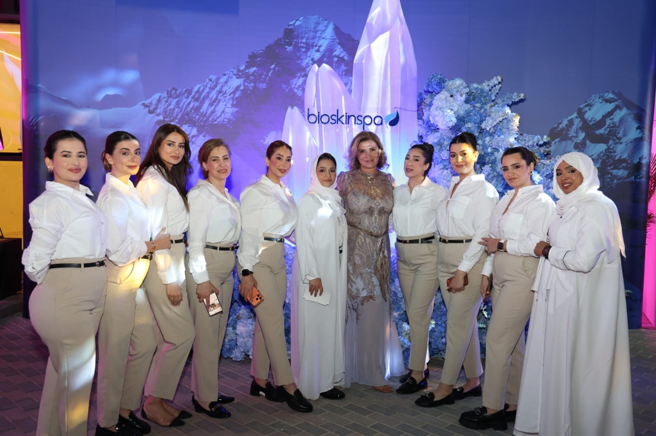احتفلت بيوسكين سبا (BIOSKINSPA) بالافتتاح الرسمي لفرعها التاسع في مدينة الرياض، في أمسية راقية عكست هوية العلامة الفاخرة، وشهدت حضورًا لافتًا من نخبة الإعلاميات، وسيدات الأعمال، والمؤثرات في مجالات الجمال ونمط الحياة، في تأكيد على المكانة المتنامية للعلامة في السوق السعودي.  ويأتي هذا الافتتاح ليعزز توسّع بيوسـكين سبا داخل المملكة العربية السعودية، ويجسّد استراتيجيتها الطموحة للنمو في منطقة الشرق الأوسط ودول مجلس التعاون الخليجي، استكمالًا للنجاحات التي حققتها في مدينة جدة، وترسيخًا لحضورها كإحدى العلامات ا