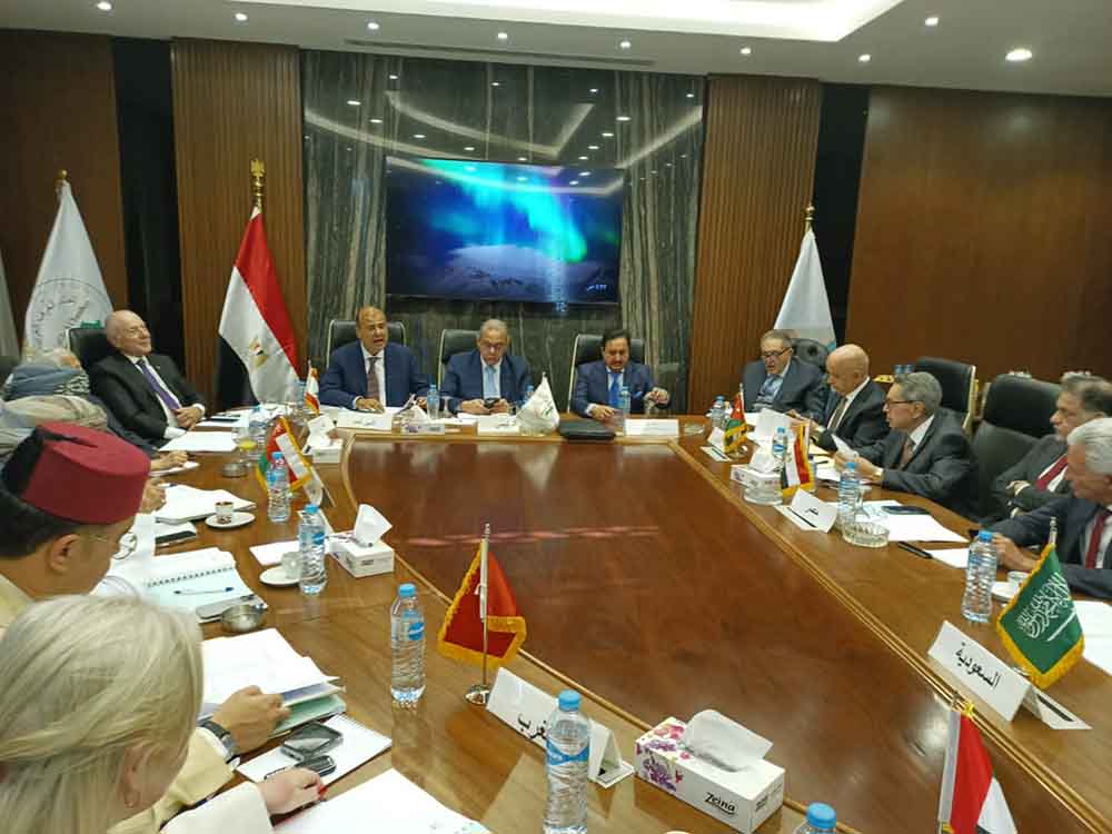 دبوسي يؤكد من القاهرة أهمية توحيد الجهود الاقتصادية العربية