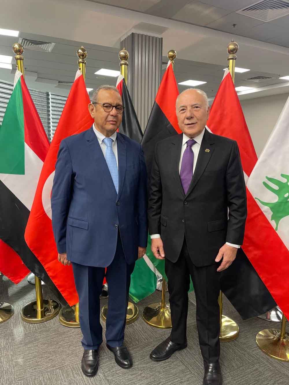 دبوسي يؤكد من القاهرة أهمية توحيد الجهود الاقتصادية العربية