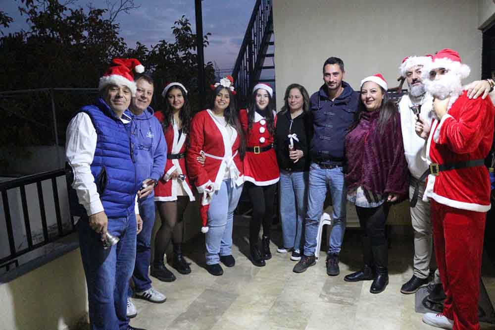 "نحنا حدك" تنثر روح الميلاد في مزرعة الضهر: محبة من القلب لكل بيت....