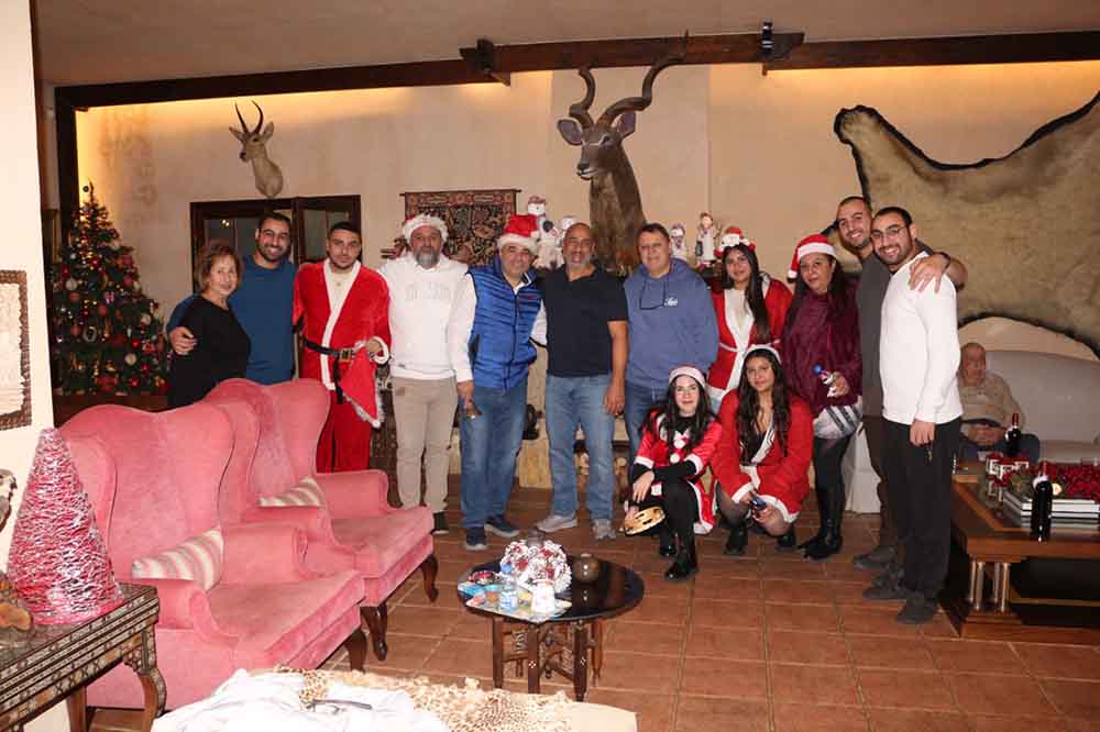 "نحنا حدك" تنثر روح الميلاد في مزرعة الضهر: محبة من القلب لكل بيت....