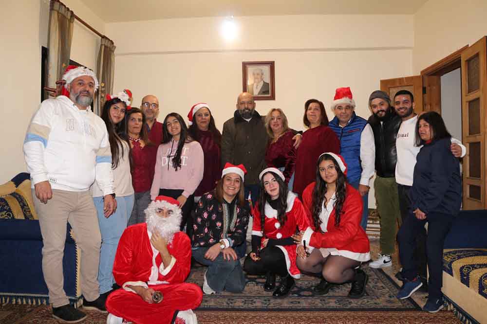 "نحنا حدك" تنثر روح الميلاد في مزرعة الضهر: محبة من القلب لكل بيت....