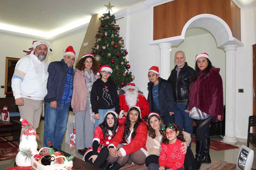 "نحنا حدك" تنثر روح الميلاد في مزرعة الضهر: محبة من القلب لكل بيت....