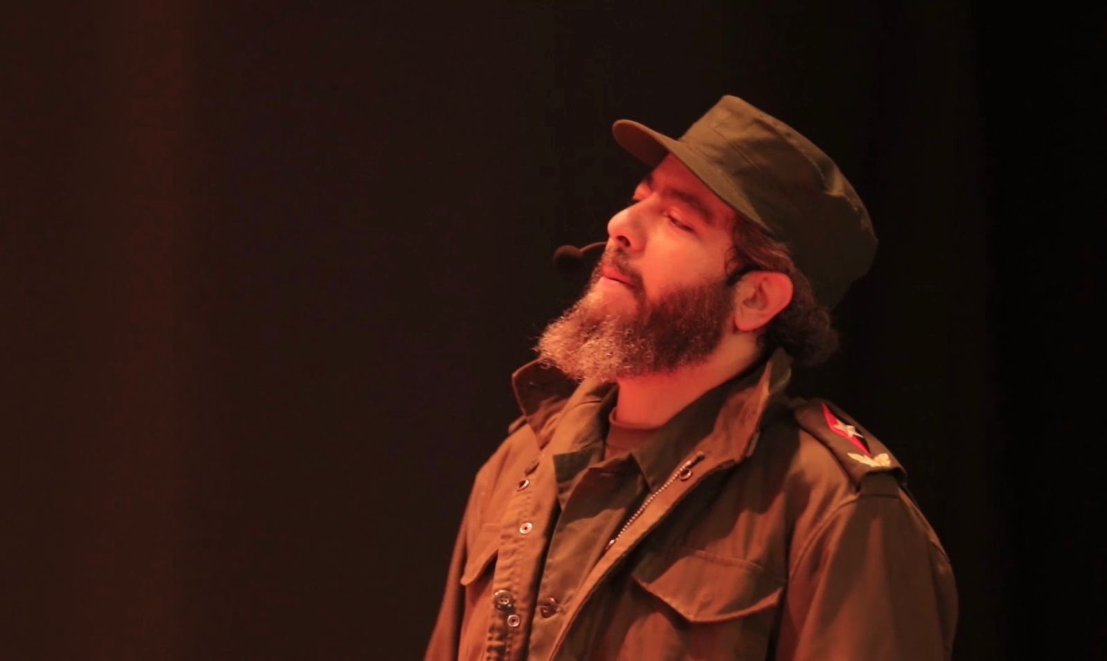 الأخوان فريد وماهر الصبّاغ أبدعا في مسرحية «أنا وغيفارا».. عمل ضخم يستحق المشاهدة