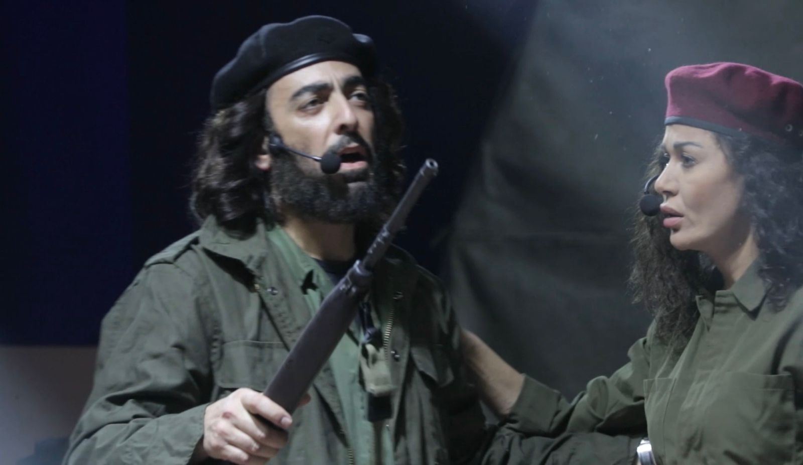 الأخوان فريد وماهر الصبّاغ أبدعا في مسرحية «أنا وغيفارا».. عمل ضخم يستحق المشاهدة