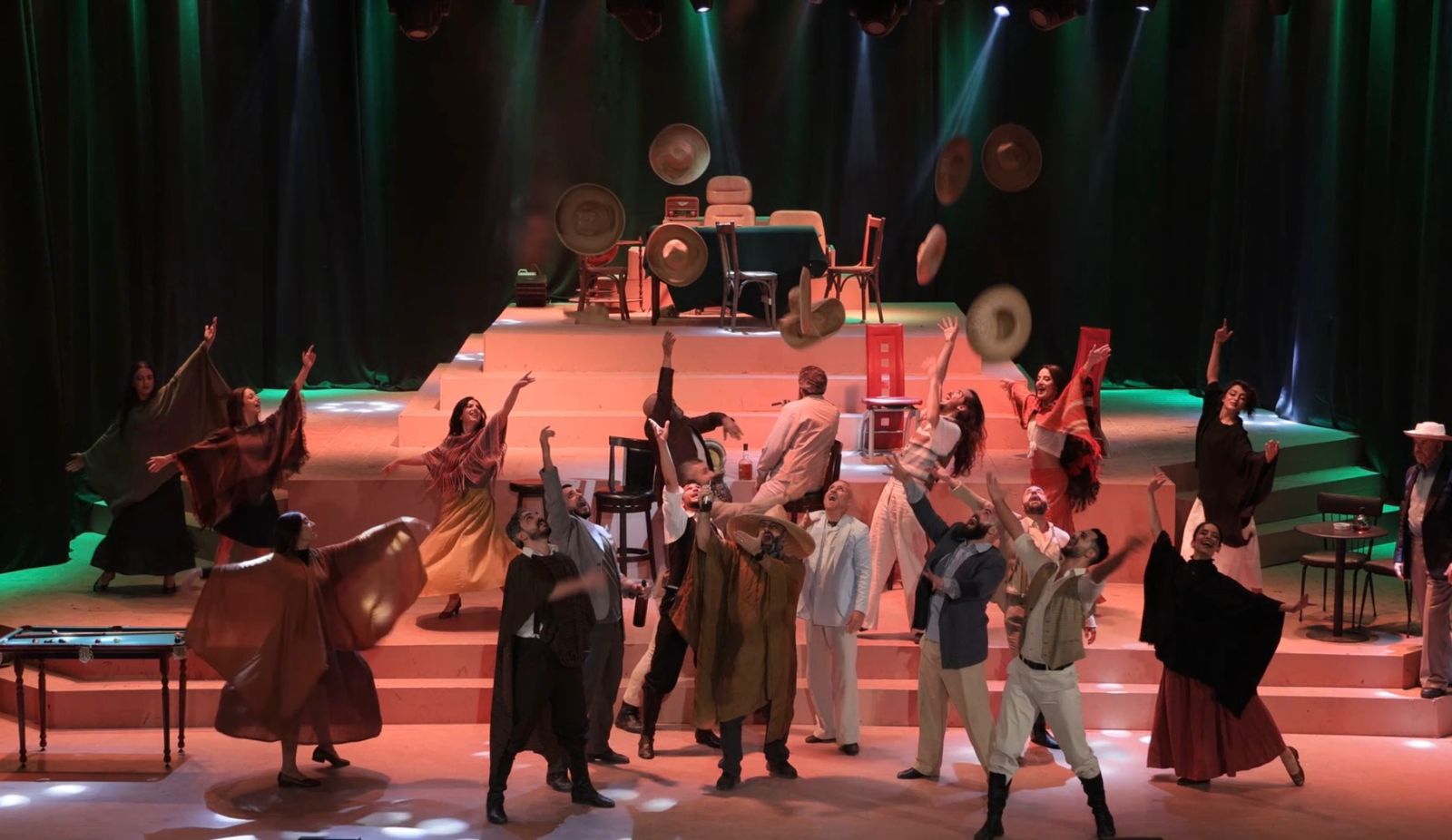 الأخوان فريد وماهر الصبّاغ أبدعا في مسرحية «أنا وغيفارا».. عمل ضخم يستحق المشاهدة