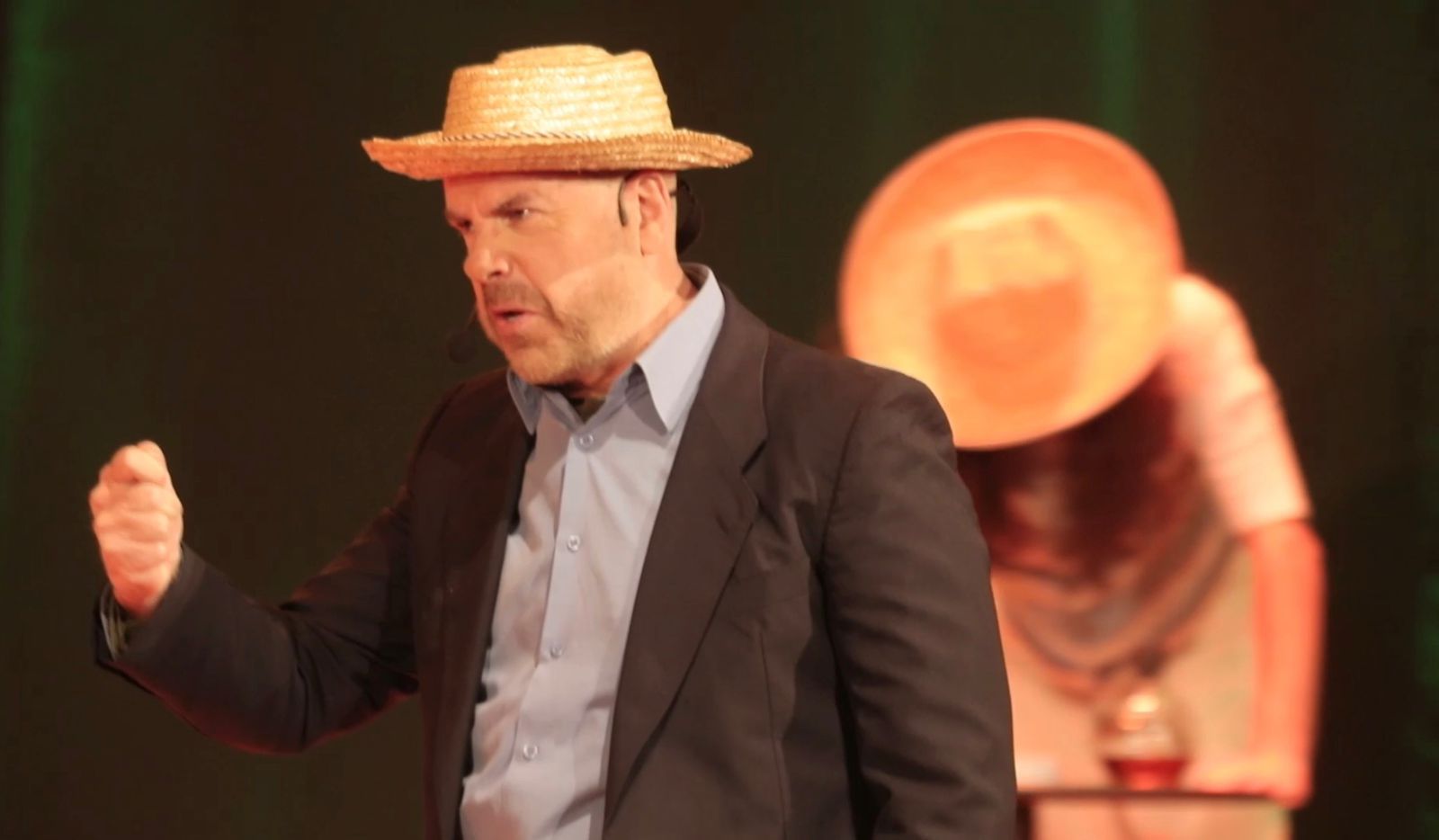 الأخوان فريد وماهر الصبّاغ أبدعا في مسرحية «أنا وغيفارا».. عمل ضخم يستحق المشاهدة