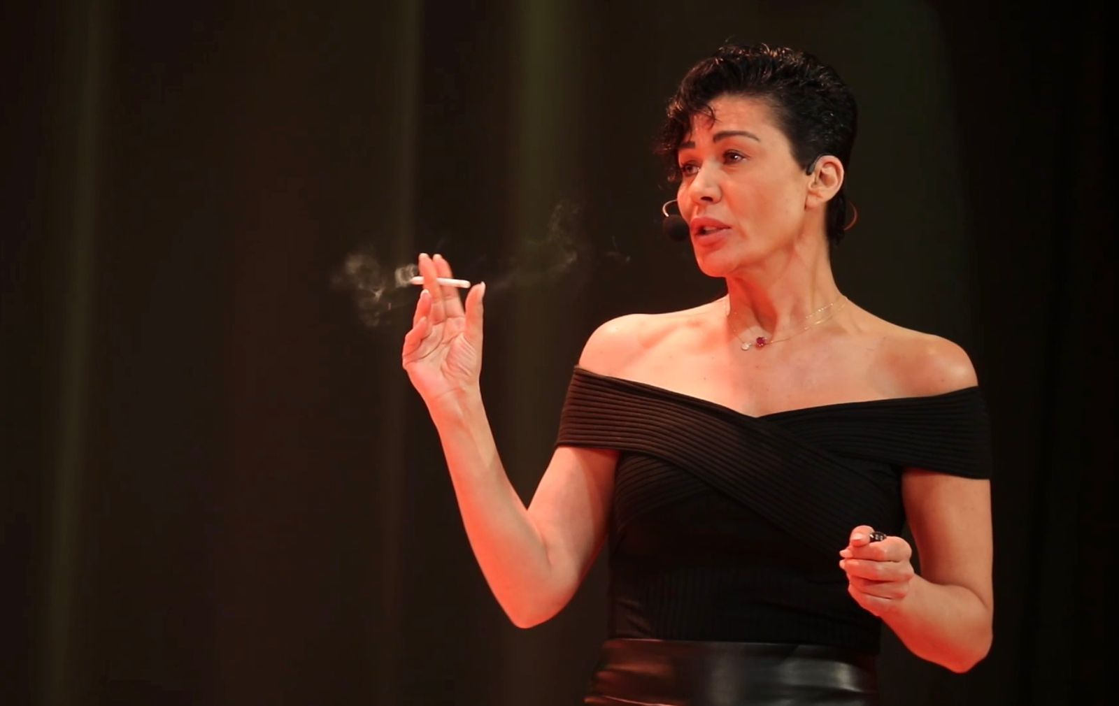 الأخوان فريد وماهر الصبّاغ أبدعا في مسرحية «أنا وغيفارا».. عمل ضخم يستحق المشاهدة