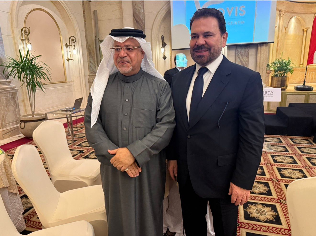 تكريمٌ عربيّ جامع في سفينة المحبّة والسلام في القاهرة 