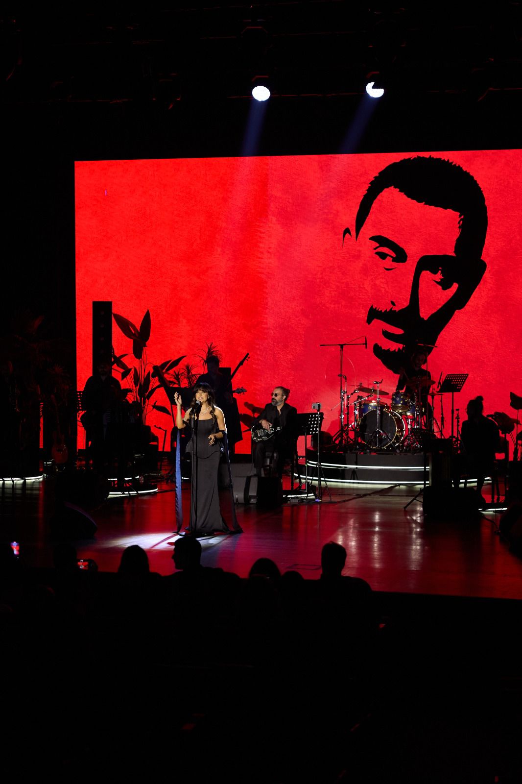 مايا واكد تطلق ألبومها الحي من روما: أول لبنانية تغنّي على مسرح Alexanderplatz العريق