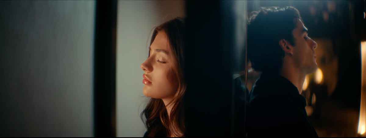 المخرجة اللبنانية فرح علامة تستكمل خطواتها نحو العالمية من خلال كليب Bouquet  للفنانة أندريا بوستانيكا