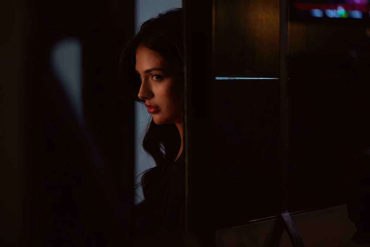 المخرجة اللبنانية فرح علامة تستكمل خطواتها نحو العالمية من خلال كليب Bouquet  للفنانة أندريا بوستانيكا